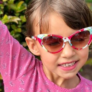 Meet your Posher, Yolee